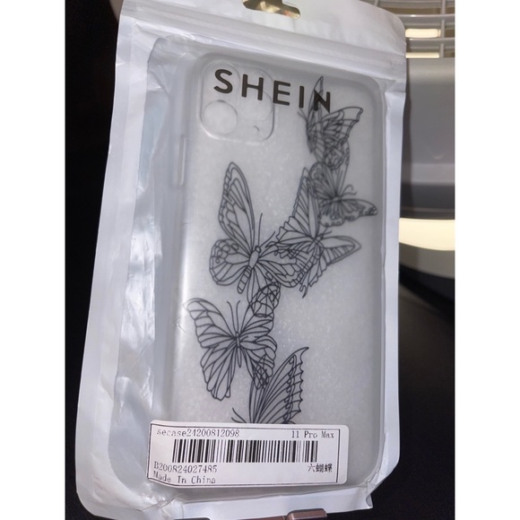 Black Butterfly Clear iPhone 11 Pro Max Case 🖤 - Picture 9 of 17